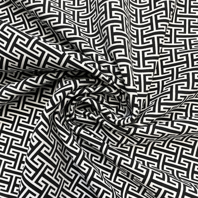Viskose-Stretch Stoff mit geometrischem Muster -  7,25 Euro pro 0,5 Meter (schwarz/ weiß)